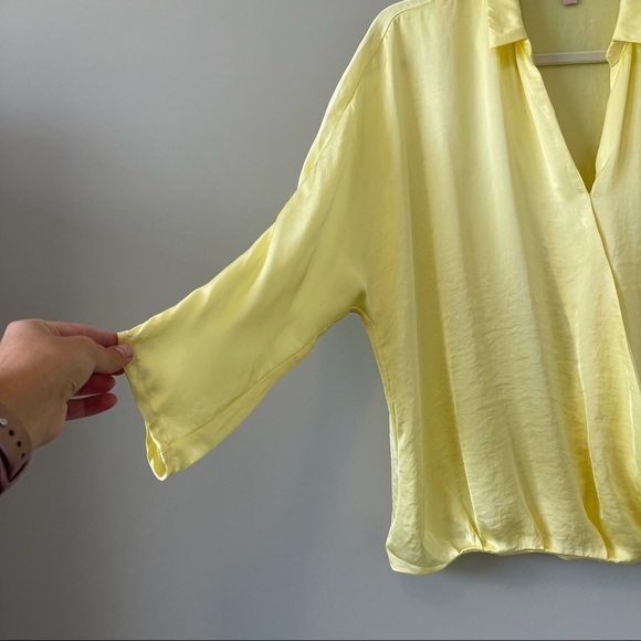 Philosophy Yellow V Neck 100% Polyester Blouse - Picture 4 of 15